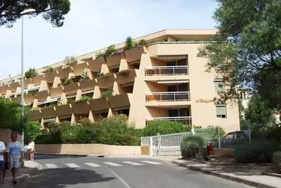 Image de Bel appartement calme à 400m du centre et 600m des plages avec un grand garage