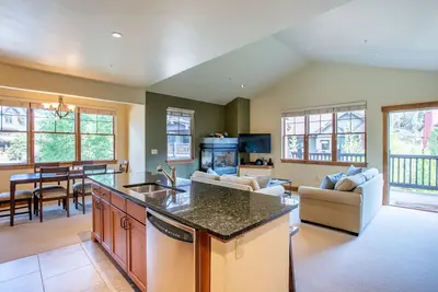 Image de Beautiful West Village two bedroom, free WiFi, free parking, sleeps 6