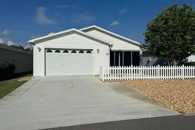 Image de Newly Updated Retreat - Village of Duval - Golf Cart, Patio, & Modern Comfort