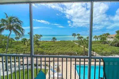 Image de White Sands #23 is a beachfront 2/2 with den Sanibel vacation rental