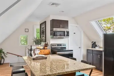 Image de *Spacious Ghostly 2br Home| Salem+Beverly| Parking