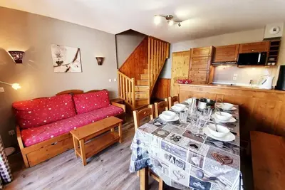 Image de À 150m des pistes de ski, 4ème étage, piscine, balcon, parking, télévision, casier à ski, 50m², Vars
