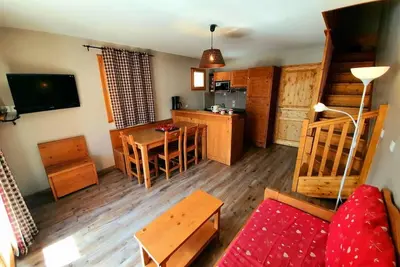 Image de À 150m des pistes de ski, 4ème étage, piscine, balcon, parking, télévision, casier à ski, 50m², Vars