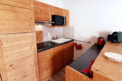 Image de À 150m des pistes de ski, 3ème étage, piscine, balcon, parking, télévision, casier à ski, 32m², Vars