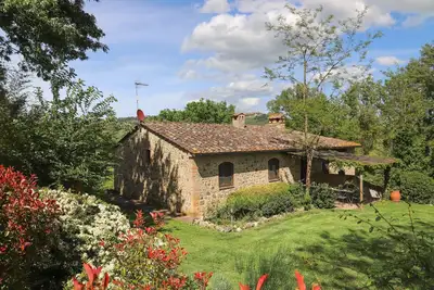 Rustic house w\/ private pool & garden near Siena up to 12 guests