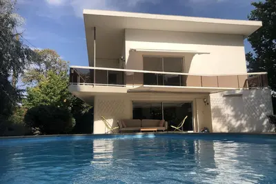 Image de Architect villa 8-10 people Royan, heated swimming pool, garden, near the beach