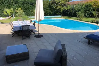 Image de Maison de Charme Avec Piscine au Milieu des Vignes. 8 couchages.
