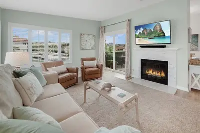 Image de Ritz Luxury Condo, Gated, Walk To Beach