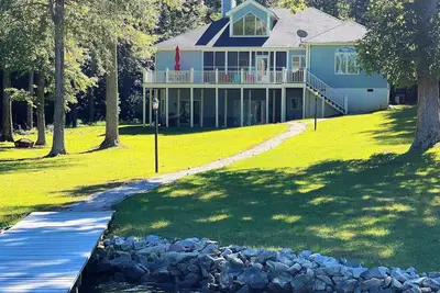 Image de Amazing Listing Just Off the Main Lake, No Steps to the Doc! High-Speed Internet
