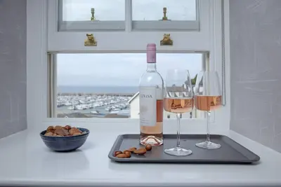 Image de Provident, Maritime Suites -  Free Wi-Fi, Smart Tv, Freestanding Bath, Sea View