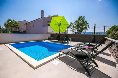 Image de Maison de vacances Krk (Stadt) pour 1 - 7 personnes avec 3 chambres à coucher - Maison de vacances