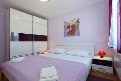 Image de Appartement de vacances Starigrad Paklenica pour 1 - 5 personnes avec 2 chambres Ă coucher - Maison