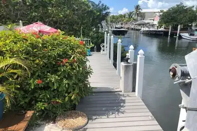 Image de Cool Off This Summer at Gulf side Gem! , 45 ft. Dock, pool, hot tub and more
