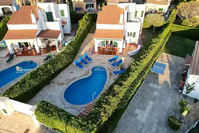 Image de Villa de style minorquin avec vue sur la mer et piscine privée