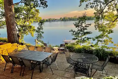 Image de Huge Lake Retreat Spa near Lk Geneva, Wilmot, Gurnee- Swimming, Fishing, Boating