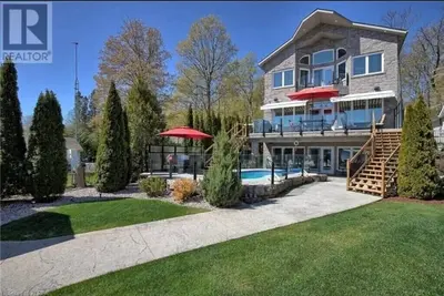 Image de Luxury Cottage Kawartha Lakes With Jacuzzi, pool and many more attractions