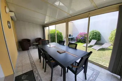 Charmante Maison T4 avec Véranda, Jardin, Wi-Fi, Parking, Proche Plage et Commerces