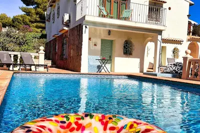 Image de Villa \"Casa del Sol\" with private pool, beautiful garden, WiFi & garage