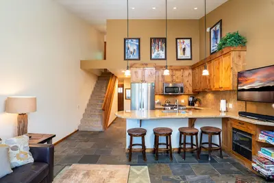 Image de Northstar Ski in/Ski out Remodeled Condo - Dog Friendly