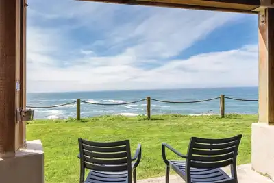 Image de Depoe Bay Condo! Right on the Ocean! Fantastic Views! ! (Nights 5, 6 &7 only $50)