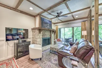 Image de Luxurious Riverfront Condo Just 1 Blk to Schlitterbahn!