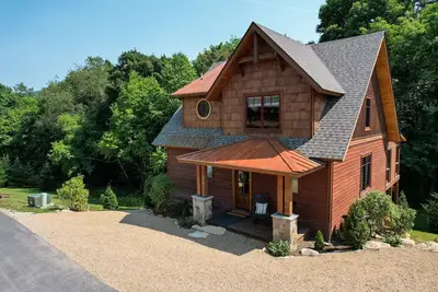 Image de Overlook Nook at Eagles Nest - Custom home with hot tub and short walk to Eagles Nest Winery!