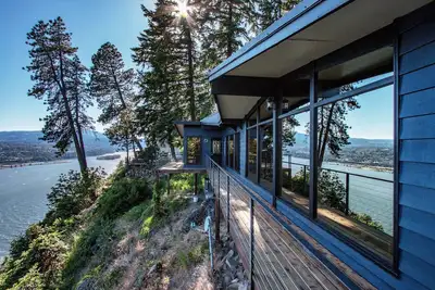 Image de Perched On The Edge Of The Gorge, Private Hot Tub, A/C, Updated and Epic
