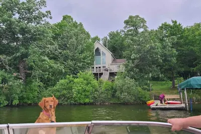 Image de Large lake home on Beautiful Little Birch Lake