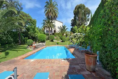 Image de Magnificent Private Villa, 7 Ac Bedrooms, 6 Bathrooms, Lrg Pool, Summer Kitchen