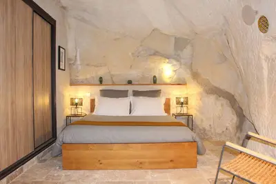 Image de Gite troglodyte de charme & Spa privatif en Touraine. . .