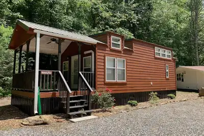 Image de Tiny Home only 1 mile to Vogel State Park! Wandering Wood at the Reece Farm Vlg