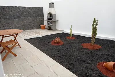 Image de Nuevo Apartamento con Jardín y Barbacoa en la Villa Histórica de Teguise