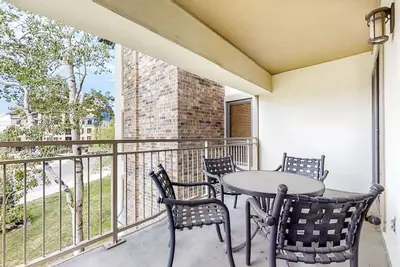 Image de Bright & Beautiful Condo w/Shared Hot Tub, Firepit, Private W/D, Free WiFi, Deck