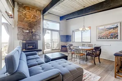 Image de Amazing Ski-In/Out Condo w/Balcony, Free WiFi, Fireplace, Shared Hot Tub, Pool