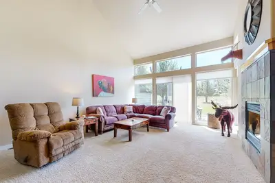 Image de 2-Story Home w/Patio, Gas Grill, Gas Fireplace, Free WiFi, Shared Pools, Hot Tub