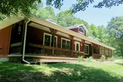 Image de Spacious Retreat with Hot Tub, and Walking Trails
