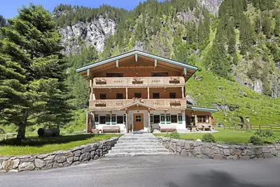 Image de Chalet alpin Lacknerbrunn jusqu'à 21 personnes avec vue sur la montagne
