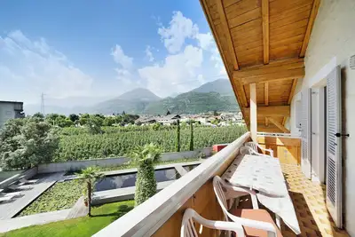 Appartement \"Weinsepphof 9\" avec vue sur les montagnes, piscine et balcon
