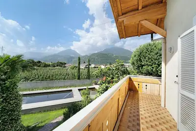 Image de Appartement \"Weinsepphof 6\" avec vue sur les montagnes, piscine, Wi-Fi, jardin et balcon