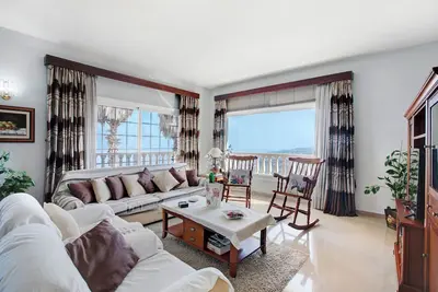 Image de Casa Paseo Mirabal' avec vue sur la mer, terrasse privée et Wi-Fi