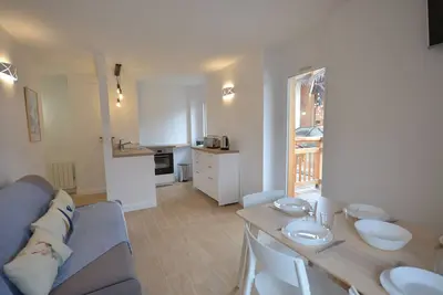 Image de Appartement central rénové, proche pistes, 5 pers, balcon, Wifi, équipements complets
