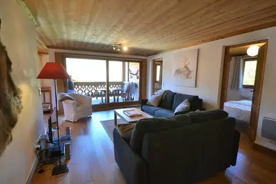 Image de Appartement de standing calme, proche des pistes, avec balcon, terrasse, et garage privé aux Gets