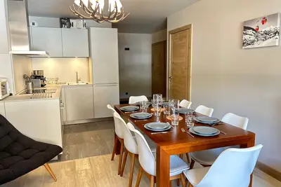 Image de Appartement Haut Standing au Centre des Gets, Pied des Pistes, 6/8 Couchages, Terrasse, Services Inclus