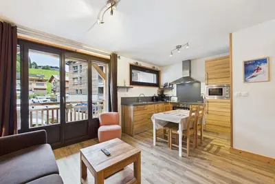 Image de Appartement au centre des Gets avec balcon, proche pistes, commerces et activités, 4/5 couchages