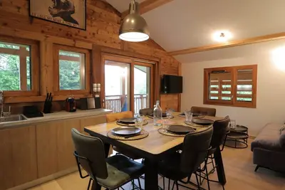 Image de Les Gets - Bel appartement avec balcon et cheminée près des pistes