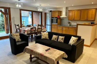 Image de Appartement Spacieux - Terrasse, Jardin et Cheminée - À 5 Min du Centre des Gets