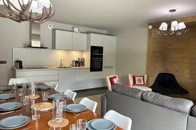 Image de Appartement neuf aux Gets, au pied des pistes et du centre, avec terrasse et services inclus