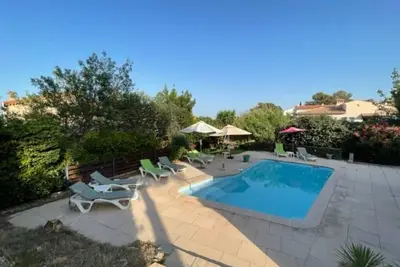 Image de Villa de 180 m2 avec piscine, jardin clôturé située tres près des plages à 150 M
