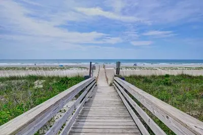 Image de Entire Building Retreat in South Topsail