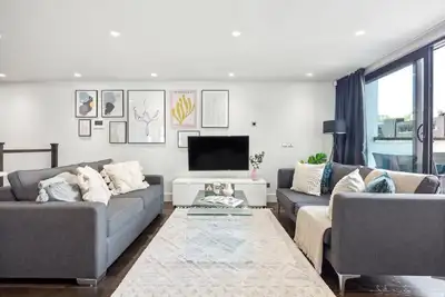 Image de Penthouse with Private Terrace in the Heart of Soho - Fitzrovia - 2br 2ba Flat